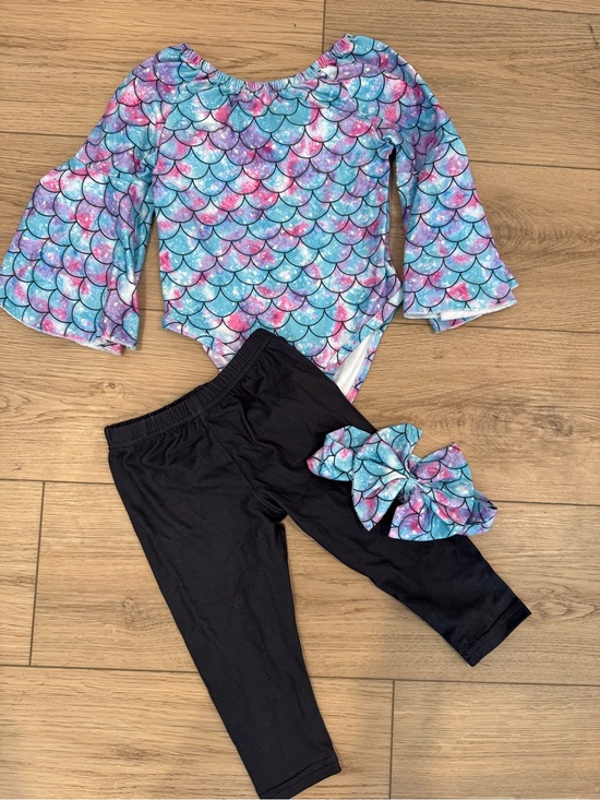 Marie Nicole Other - Girls Mermaid Scale Top & Black Legging Matching Set with Bow